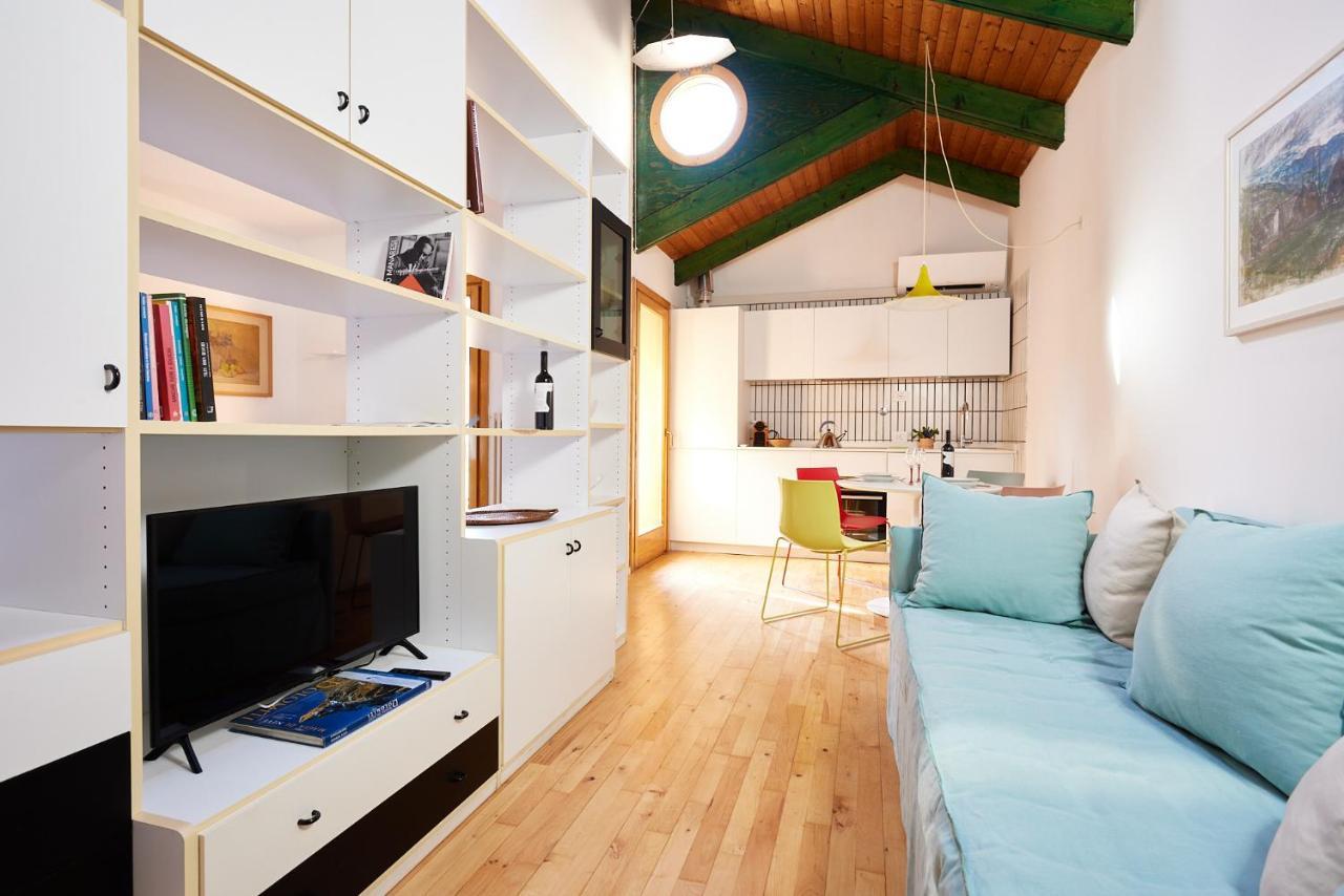 Italian Design Small Attic Bologna Exterior photo